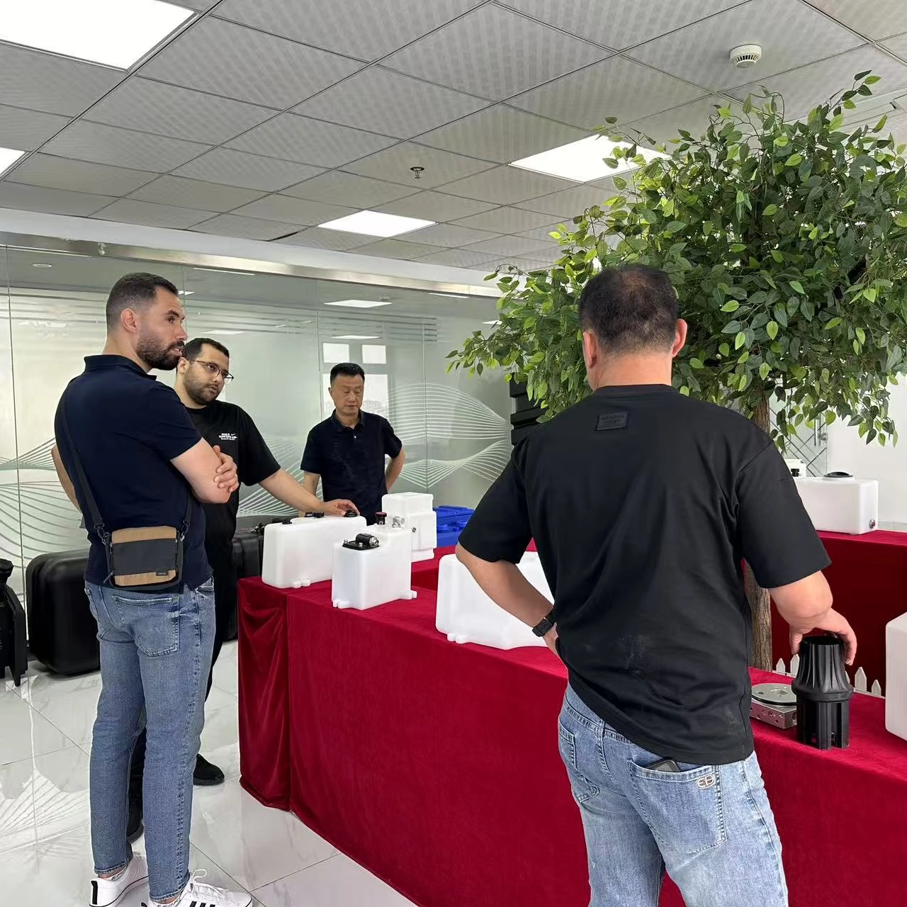 In June 2025, our company was honored to receive a personal visit and inspection from a Moroccan client.